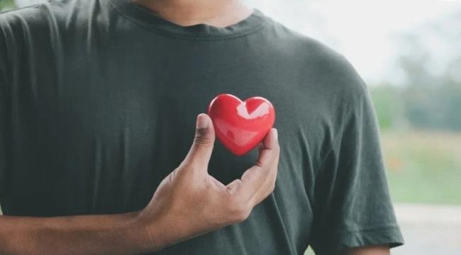 تحذير.. 3 ليالٍ من هذه العادة الشائعة تهدد قلب الشباب الأصحاء