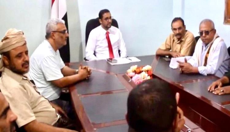 التشديد على إغلاق محطات الغاز في الأحياء السكنية والغير ملتزمة بالأسعار في الحديدة
