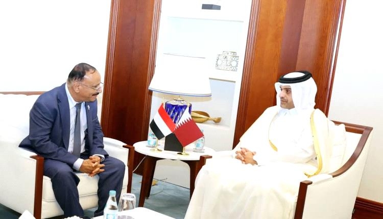 وزير النقل يتلقى وعود من نظيره القطري بشأن مطالب فتح الرحلات بين عدن والدوحة ودعم المناطق المحررة