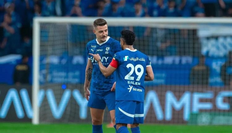 الإثارة مستمرة.. الشباب يعطل الهلال ويمنح الاتحاد هدية ثمينة