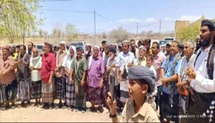 عاقل آل حسنة يعلن تأييده لبيان قبيلة آل شعيث ويشدد على احترام الأعراف القبلية
