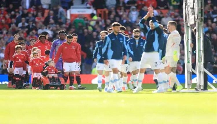 بسبب برونو.. طفل من أصحاب الهمم يدخل تاريخ مانشستر يونايتد