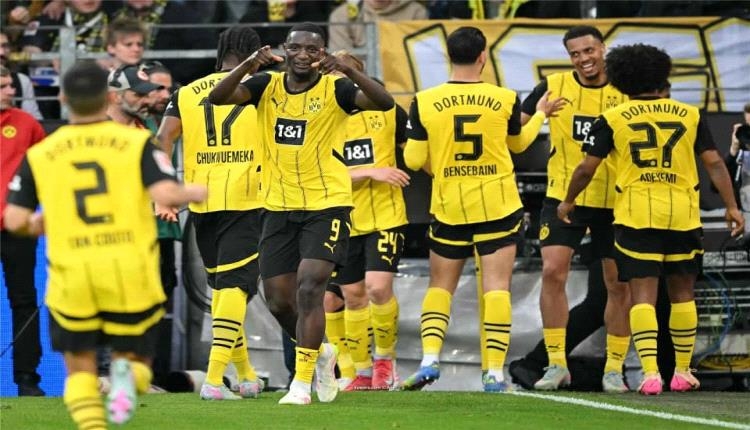 دورتموند يؤجل تمديد عقود 4 نجوم