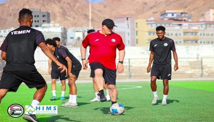 منتخبنا الوطني يكثف تدريباته في المكلا استعدادًا للبنان ضمن تصفيات ملحق كأس آسيا