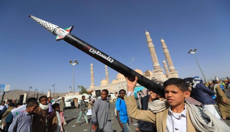 الحوثيون يُمهدون لاستئناف قصف السفن