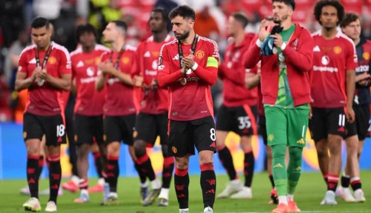 مانشستر يونايتد يعرض جميع لاعبيه للبيع!