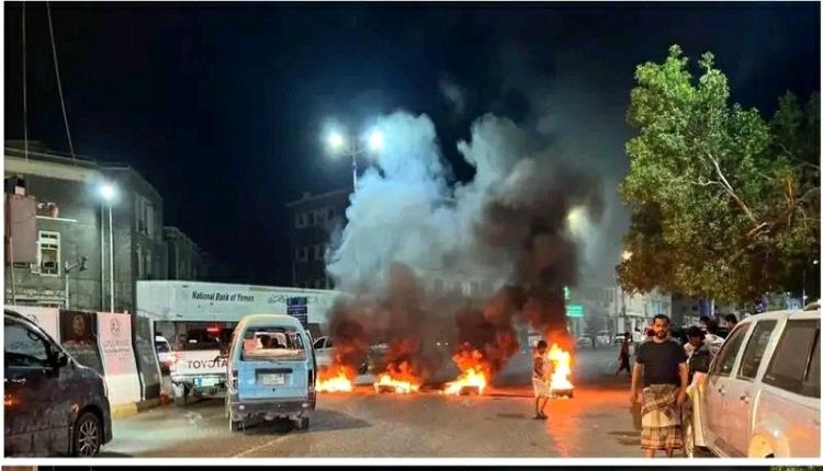 احتقان شعبي جراء تردي الخدمات وانهيار الاقتصاد في عدن