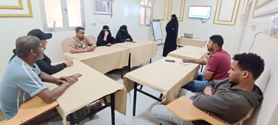 مؤسسة شباب أبين تنظم دورة تدريبية حول مدونة السلوك وأخلاقيات العمل