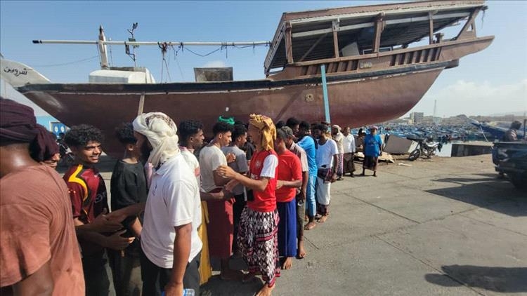 ميناء الشحر يستقبل العبري "الميمون 1" وعلى متنه 26 صيادًا من أبناء حضرموت بعد احتجازها في الصومال منذُ 14 مايو 2025