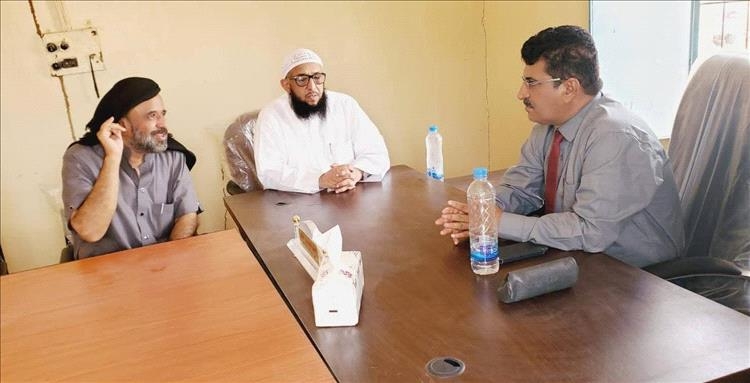 مدير عام مديرية الروضة يلتقي إدارة مشروع مياه الشرب بمدينة الروضة