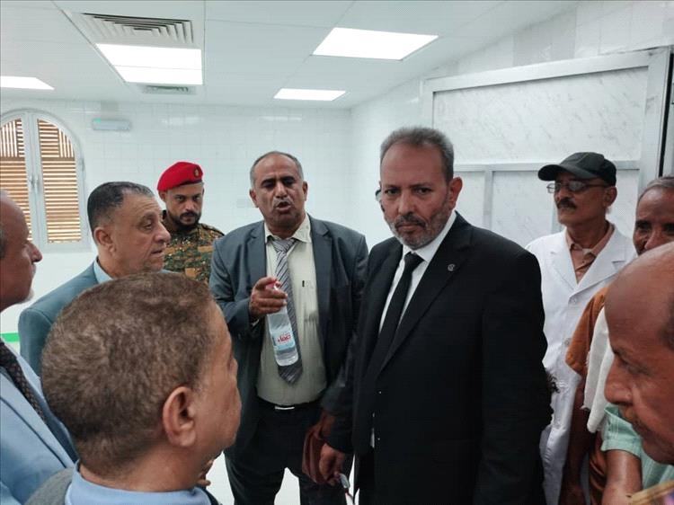 الحامد والشيحي يدشنان أعمال مؤسسة يمان لخدمة الأمهات الحوامل بهيئة الرازي بأبين