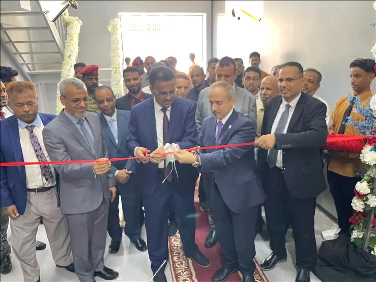 الوصابي يدشن مشروع الورش والمعامل المتخصصة لتطوير التعليم الفني في حضرموت