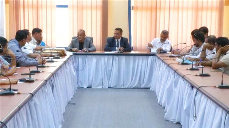 الأمين العام للمجلس المحلي بحضرموت يُشرف على فتح مظاريف مشروع للتعليم الفني والتدريب المهني بالشحر