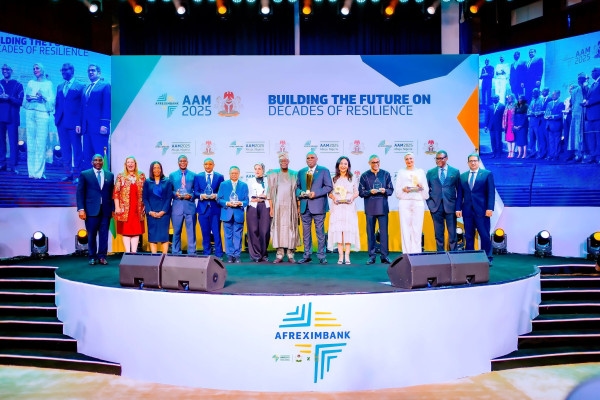 Professor Benedict Oramah recognised for long service as Export Trading Group (ETG), TRACE, KCB and CBZ toast award success at 32nd Afreximbank Annual Meetings
