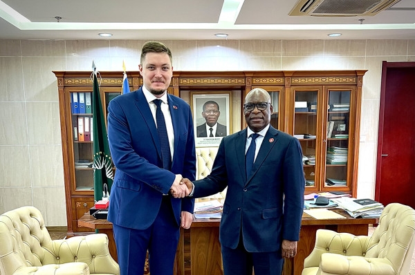 Chargé d'affaires of Belarus V.Zhur meets the State Minister of Foreign Affairs, International Cooperation and Diaspora of Equatorial Guinea
