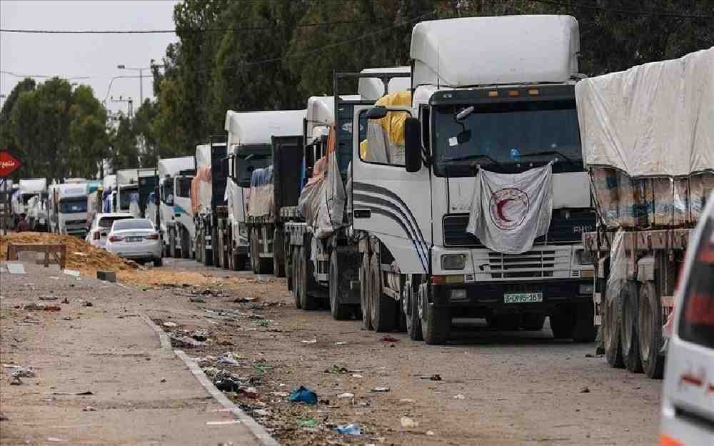 نتنياهو يقرّ بالرضوخ للضغوط لإدخال مساعدات إلى غزة