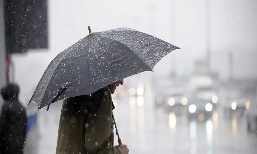 انتبهوا.. زخات مطرية رعدية مصحوبة بحبات برد منتظرة بهذه المناطق المغربية