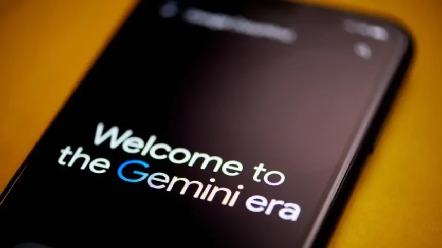 غوغل تُحدث تجربة الهواتف: أدوات Gemini تصل إلى iOS وأندرويد
