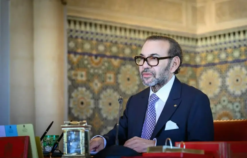 القمة العربية ال 34 ..الملك محمد السادس يدعو إلى الوقف الفوري للعمليات العسكرية بالضفة الغربية وقطاع غزة والعودة إلى طاولة المفاوضات