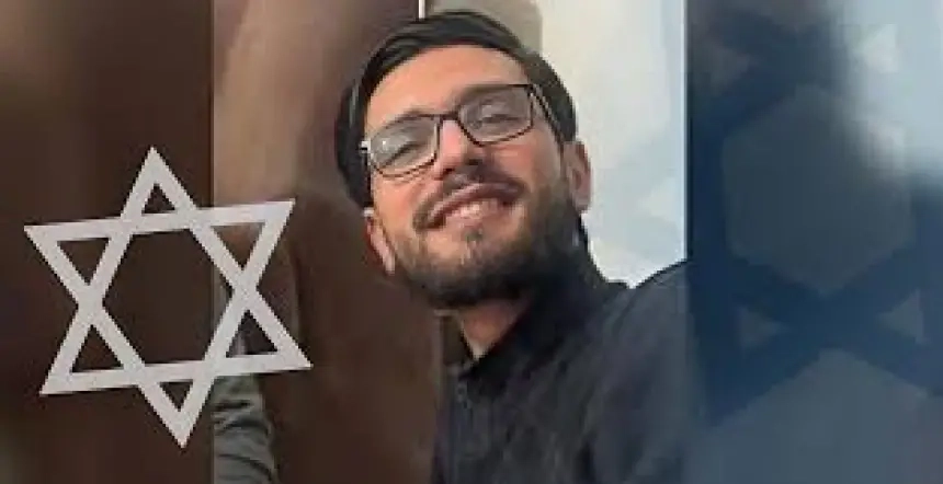 كان سببا في اغتيال كبار قادة حزب الله.. منشد ديني وابن مقاتل في فرقة النخبة يتحول إلى "جاسوس للموساد"