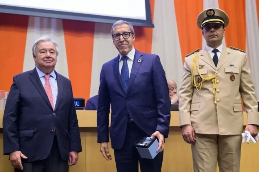 الأمين العام الأممي يكرم جنديا من القوات المسلحة الملكية
