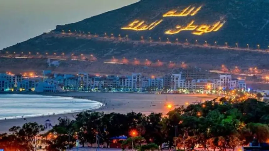 مستشار برلماني ينوه بتجربة أكادير "النموذجية" في تحسين العائدات الجماعية دون رفع الرسوم