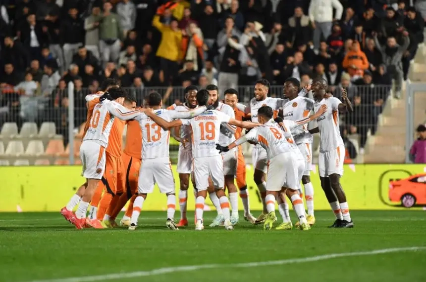 نهضة بركان يطيح بشباب قسنطينة ويحجز بطاقة العبور لنهائي كأس الكونفدرالية
