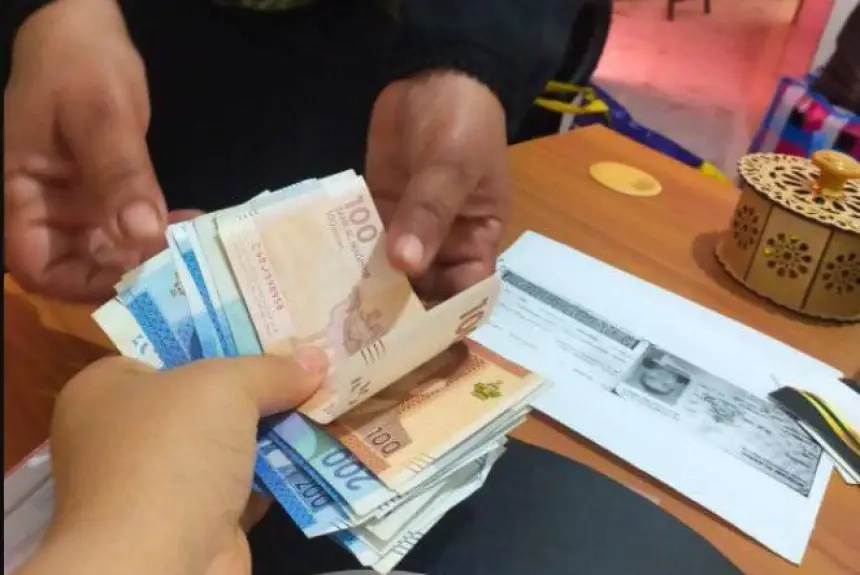 فضيحة بيع الشهادات بجامعة أكادير تتسع.. القضاء أدان من فضح الأستاذ الفاسد وغرّمه 10 ملايين سنتيم!