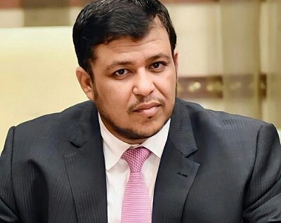 عضو مجلس القيادة عبدالله العليمي يعزي النائب علي المعمري بوفاة شقيقه
