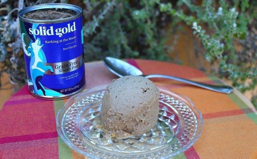 طعام الكلاب.. للبشر