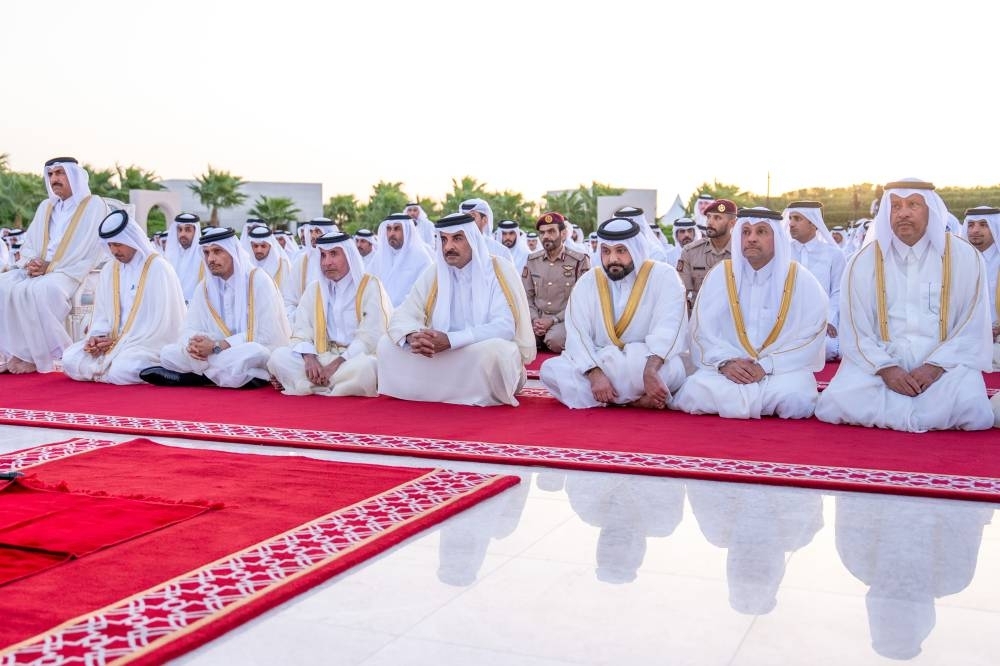 صاحب السمو يؤدي صلاة عيد الأضحى