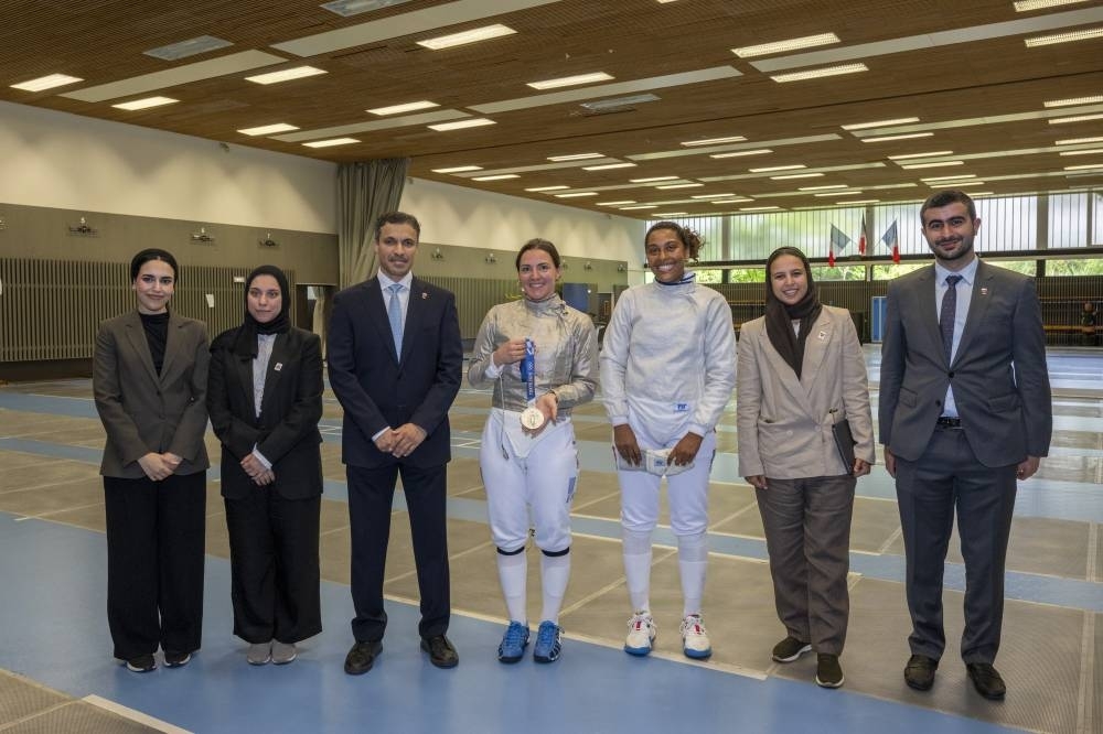 الأمين العام للجنة الأولمبية يزور المعهد الوطني الفرنسي