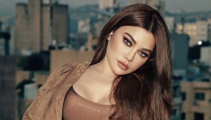 هيفاء وهبي بأسلوب ستريت ستايل عصري للشابات