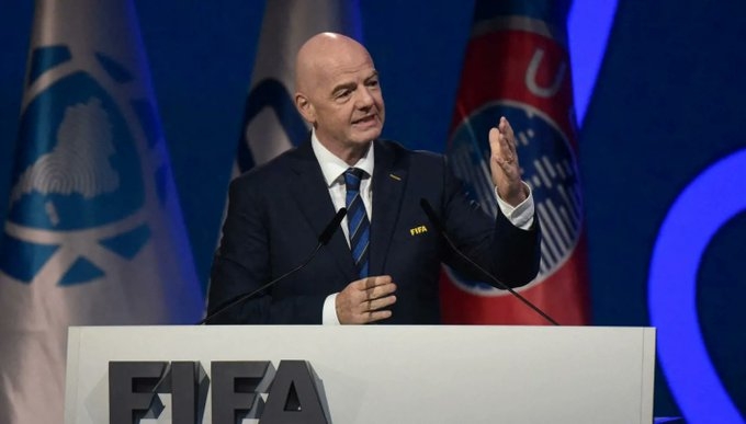 يويفا يُهدّئ التوتر مع إنفانتينو بعد أزمة كونغرس فيفا