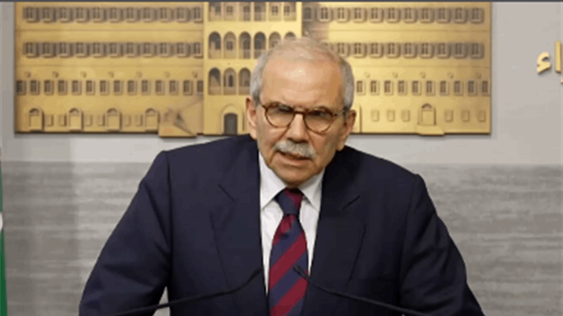 سلام يؤكد استمرار العمل على فرض سلطة الدولة وسحب السلاح وشطب أموال المودعين مرفوض
