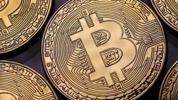 صراع ترامب وماسك يهز سوق عملة "بتكوين" لتنخفض قيمتها إلى أقل من 101 ألف دولار
