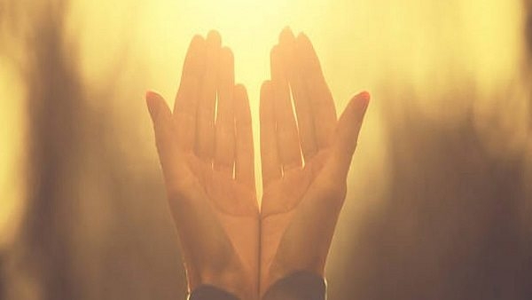 أذكار الصباح.. درع يومي من الطمأنينة والسكينة
