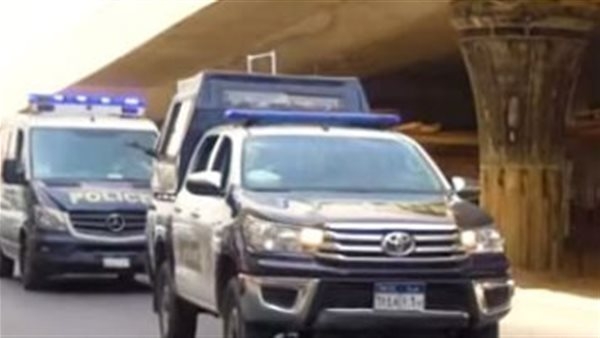 بأسلوب النشل.. سقوط 3 سيدات بتهمة سرقة هاتف من أجنبية في الجمالية