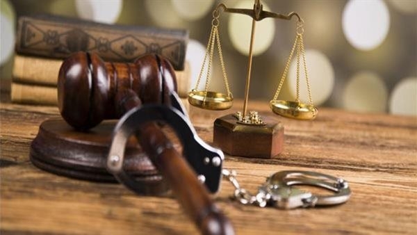 المشدد 15 سنة لسائق وصاحبة شركة سياحة لاتهامهما بالتزوير
