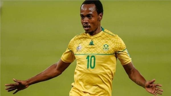 بيرسي تاو يقترب من الزمالك.. صحيفة جنوب إفريقية تكشف التفاصيل