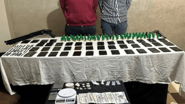 إحالة شخصين للجنايات بتهمة تهريب كميات ضخمة من المخدرات عبر مطار القاهرة