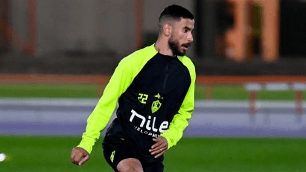 تدريبات بدنية خفيفة لناصر ماهر ومحمود جهاد على هامش مران الزمالك