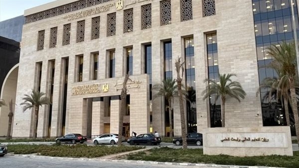 "التعليم العالي" تُغلق كيانًا وهميًا بالقاهرة وتكثف جهودها لمكافحة الكيانات الوهمية