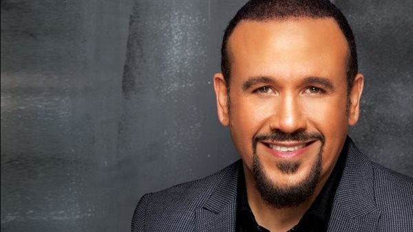 هشام عباس يُحيي حفل على مسرح البالون ثاني أيام عيد الأضحى