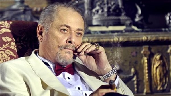 ورثة محمود عبد العزيز: زواج الفنان الكبير قبل وفاته "عارٍ تمامًا عن الصحة"