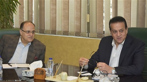 بحضور وزير الصحة.. رئيس هيئة الدواء يشارك في جولة تفقدية بمصانع "إيبيكو"