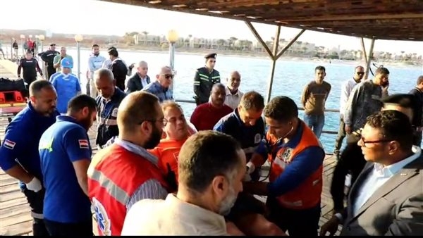 ننفرد بنشر أسماء الناجين المصريين من كارثة غرق لانش مرسى علم