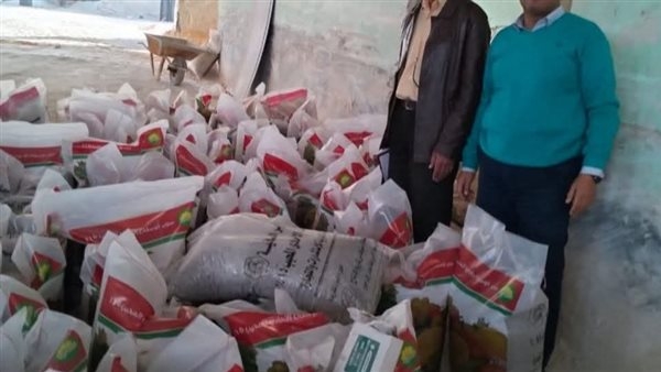 ضبط مبيدات ومخصبات زراعية غير مرخصة بالشرقية