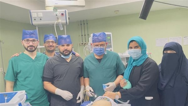 فريق طبي بأطفال بنها التخصصي ينقذ حياة طفلة ابتلعت دبوسا