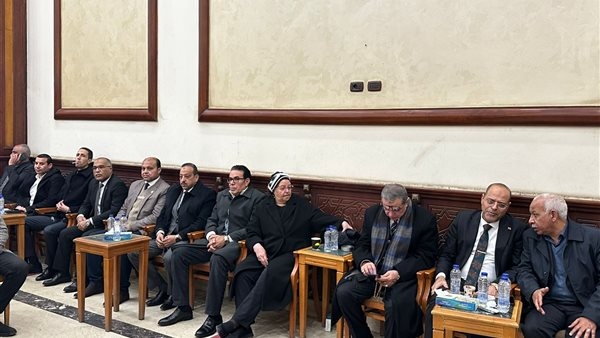 رئيس نقابة البترول يؤدى واجب العزاء في وفاة النائب جبالي المراغى
